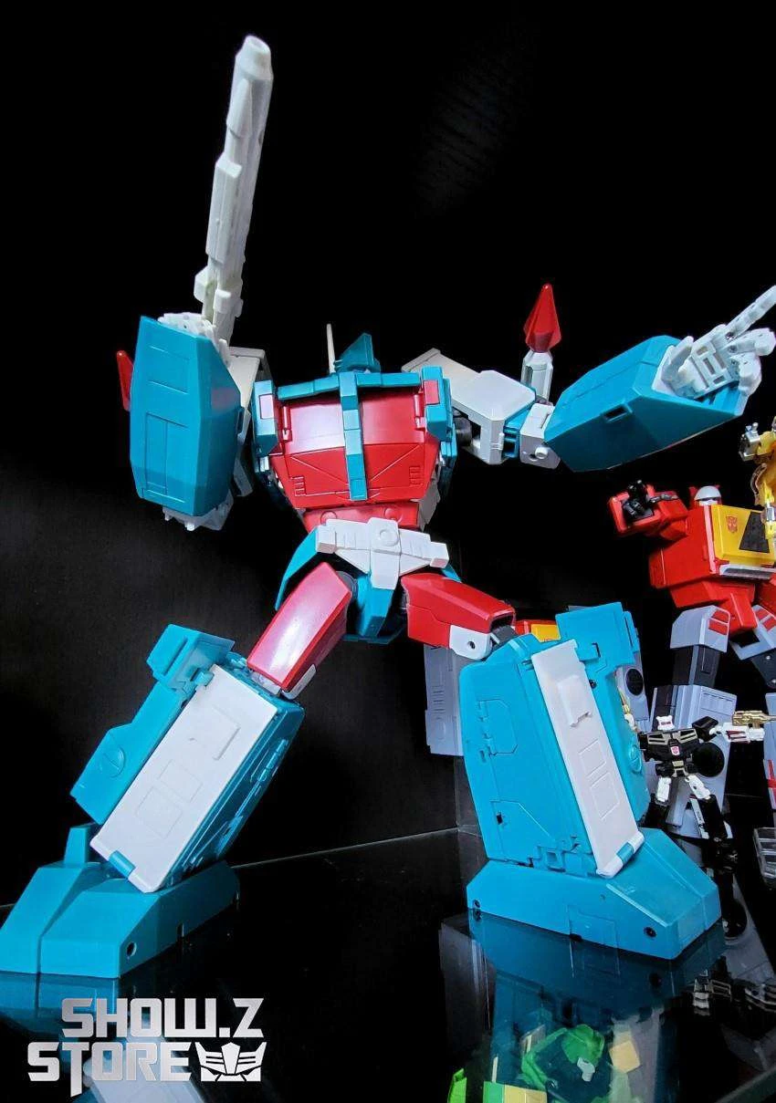 XTransbots MX-22T Commander Stack Ultra Magnus Youth Version - Image 17